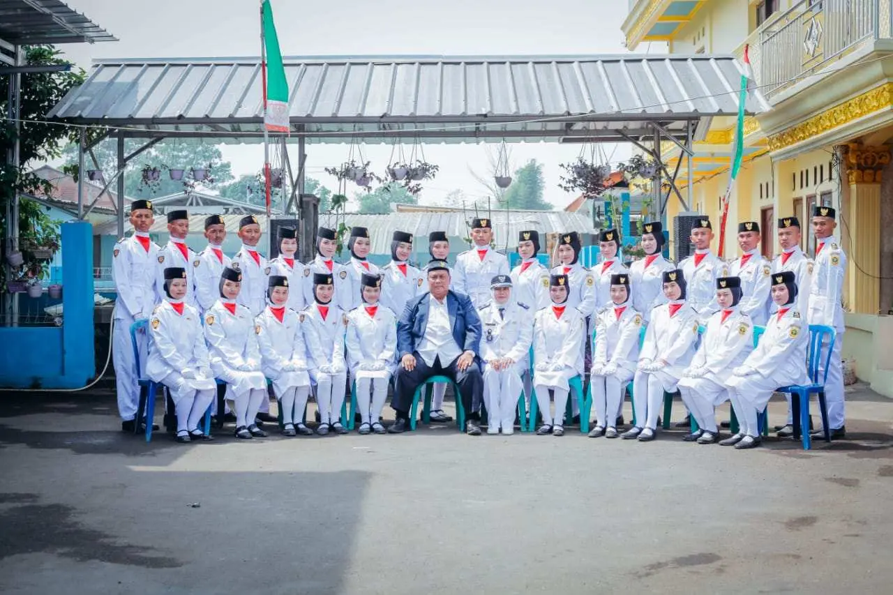 Melalui Ekskul Seni Tari dan Paskibra, SMK Pesona Dywantara Ukir Prestasi Gemilang