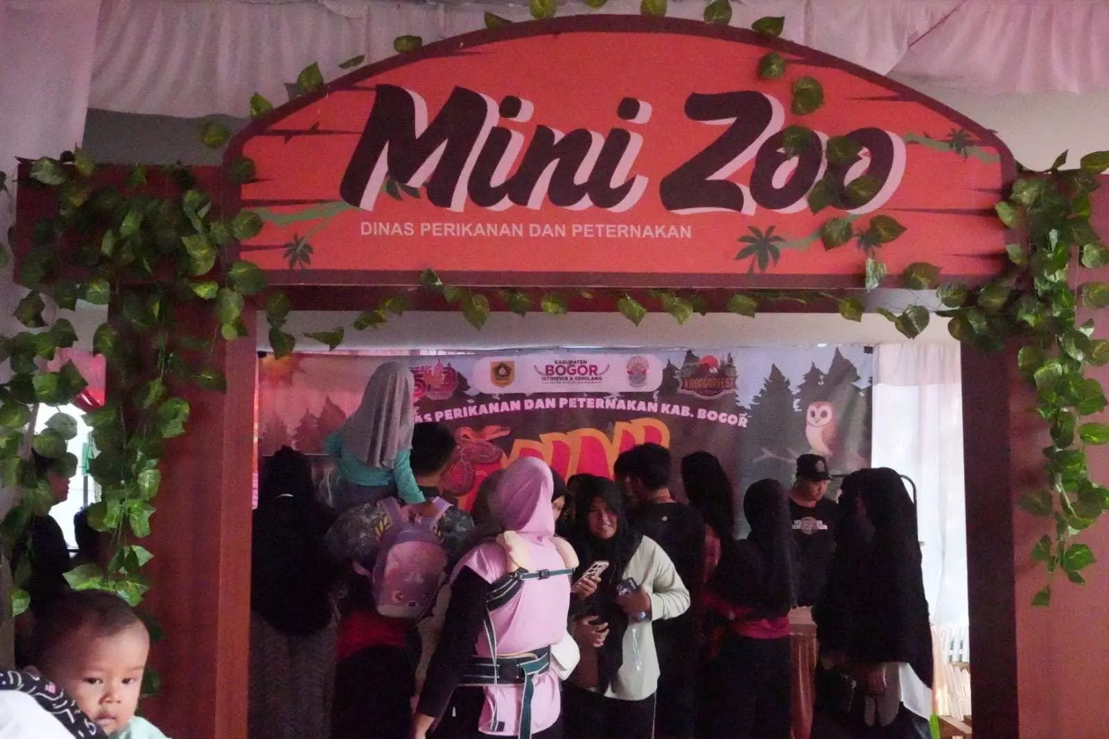 Mini Zoo Diskanak Jadi Primadona HJB ke-543, Edukatif dan Ramah Anak