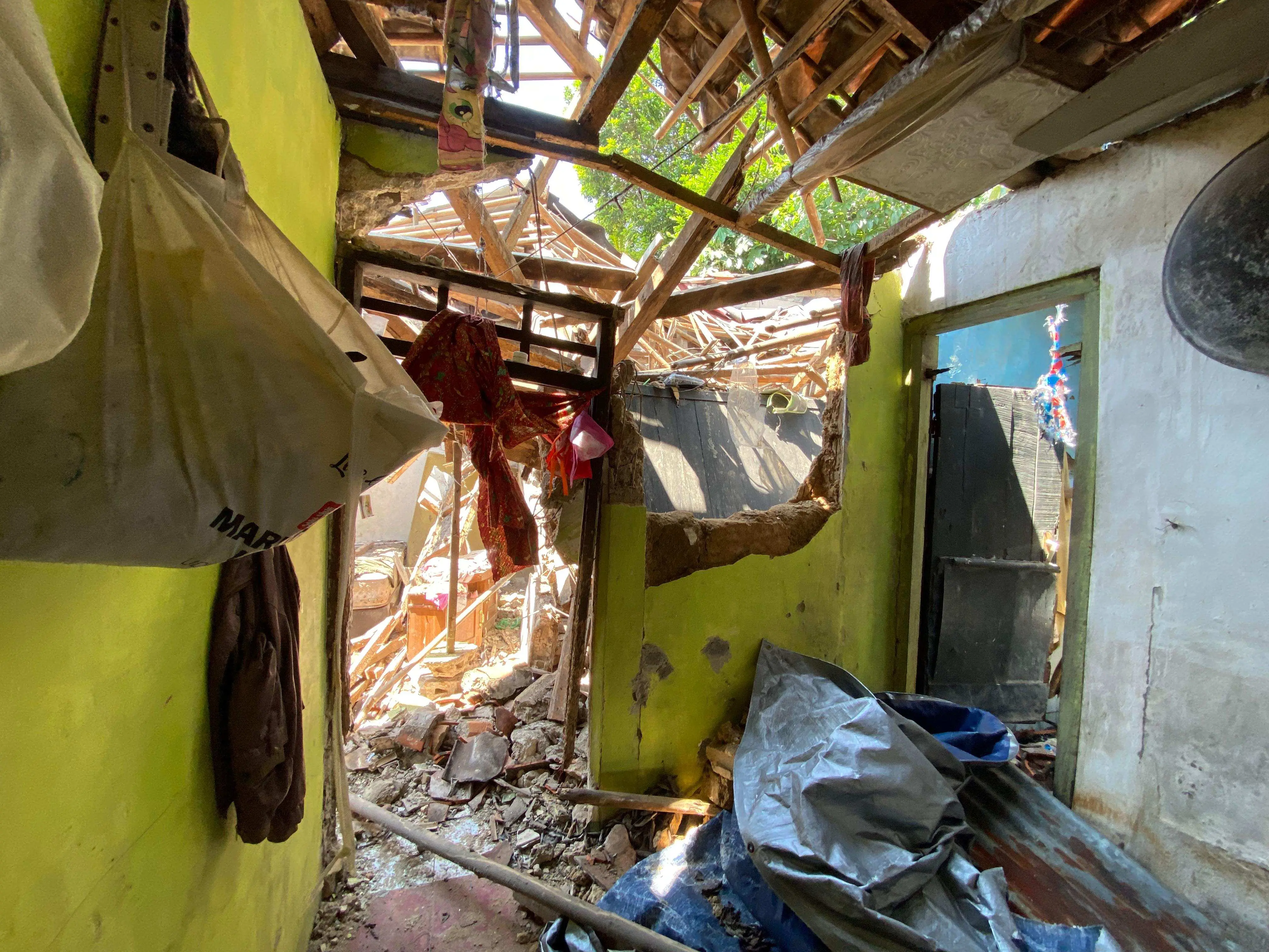 Rumah Rusak Akibat Angin Kencang, Ibu Tunggal di Bogor Belum Terima Bantuan