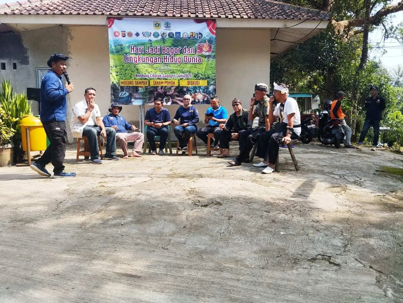 Peringatan Hari Jadi Bogor ke-543, AMBS Gelar Aksi Lingkungan di Sungai Cibalok