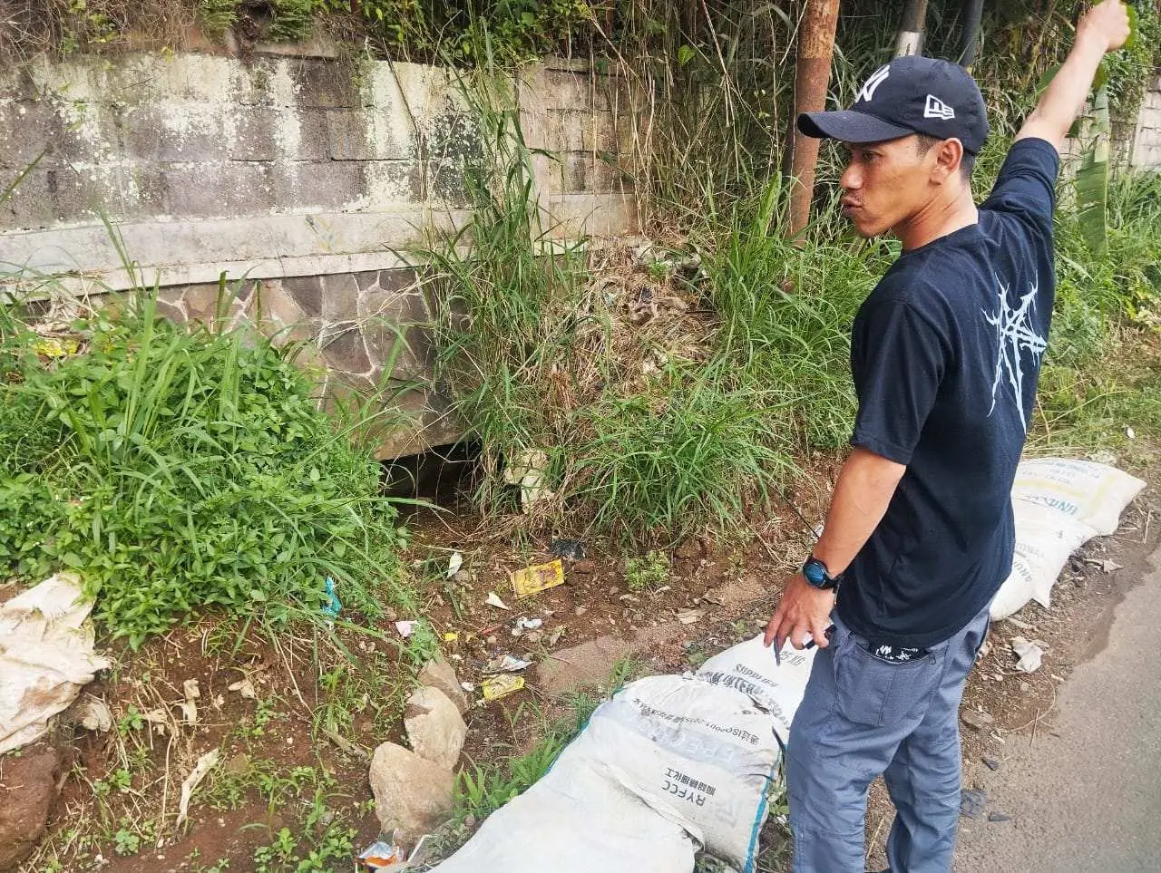 Saluran Irigasi Cipalayangan Tidak Berfungsi, Warga Terancam Kekeringan, Hingga Gangguan Kesehatan