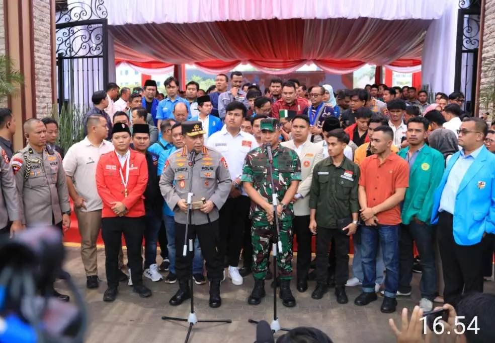 Pastikan Kebutuhan Pokok Terjaga Selama Ramadan, Kapolri dan Panglima TNI Buka Kegiatan Baksos Presisi