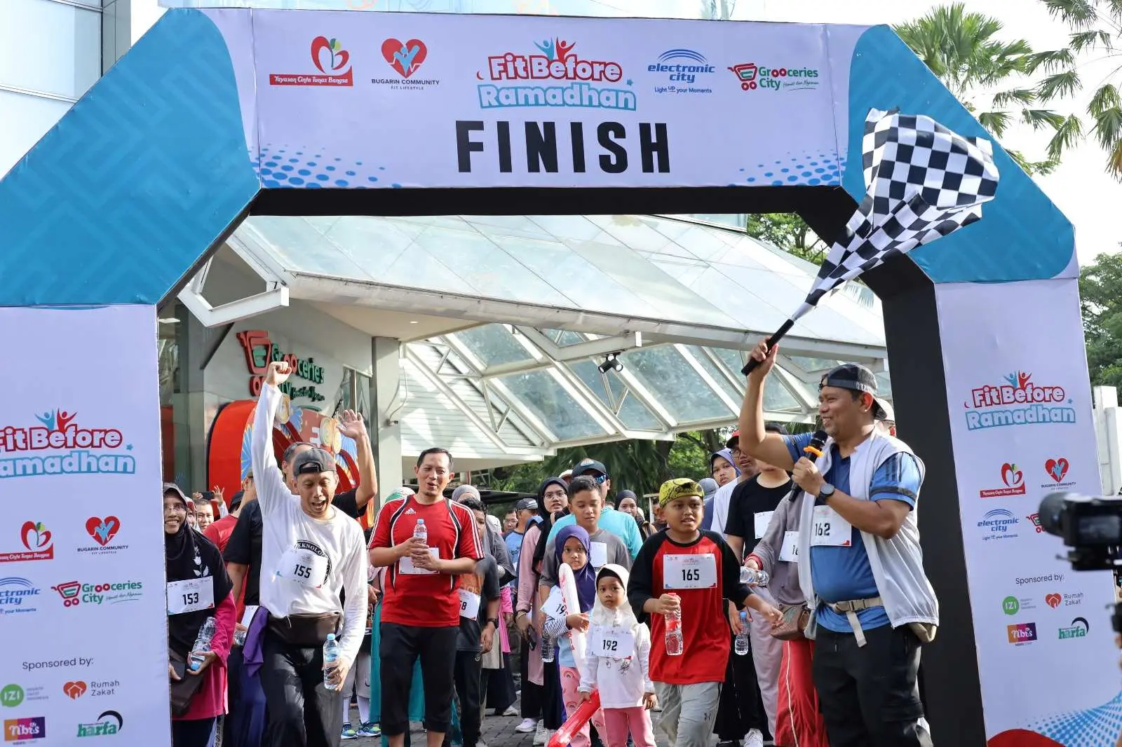 Bugarin Community Gelar Fit Before Ramadhan di Electronic City dan Car Free Day Bintaro